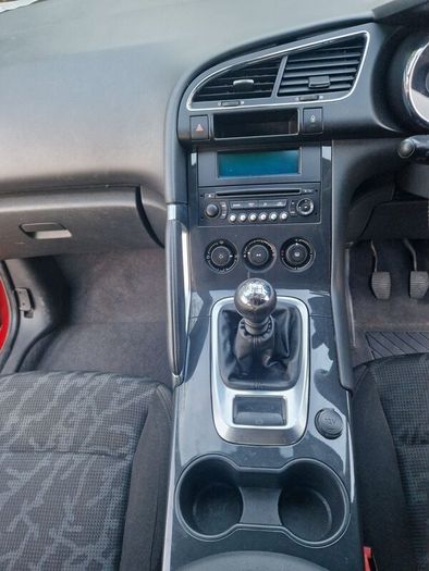 Peugeot 3008 2011