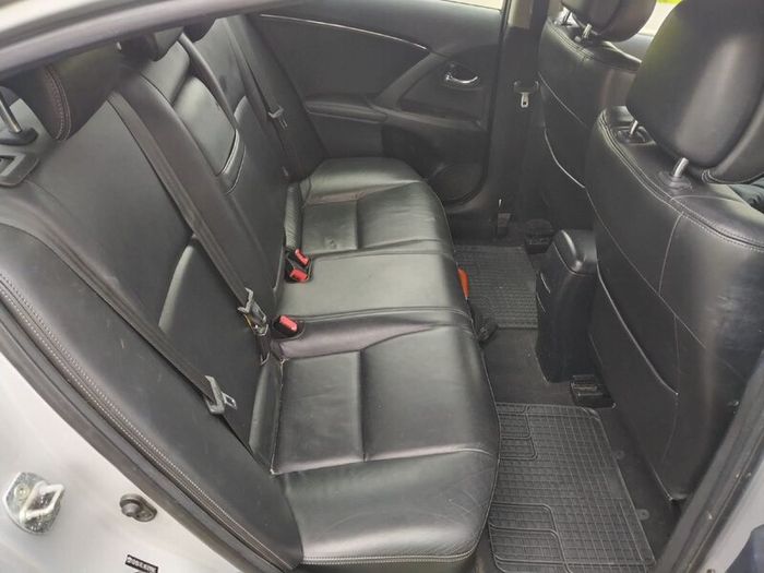 Toyota Avensis 2010