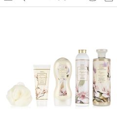 M & S Floral Collection Magnolia