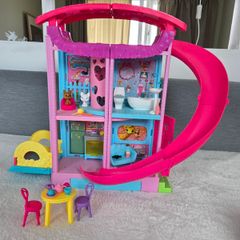 Barbie club chelsea dreamhouse