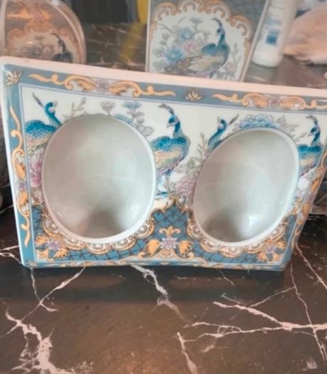 Beautiful peacock display set