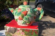 ceramic tea pot