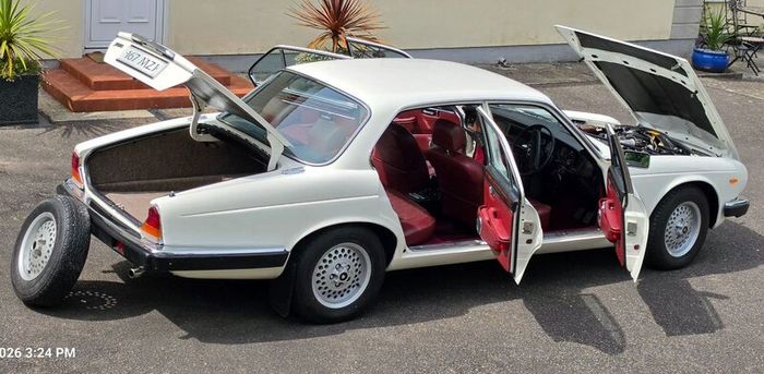 Jaguar XJ 1980 (Perfect wedding car)