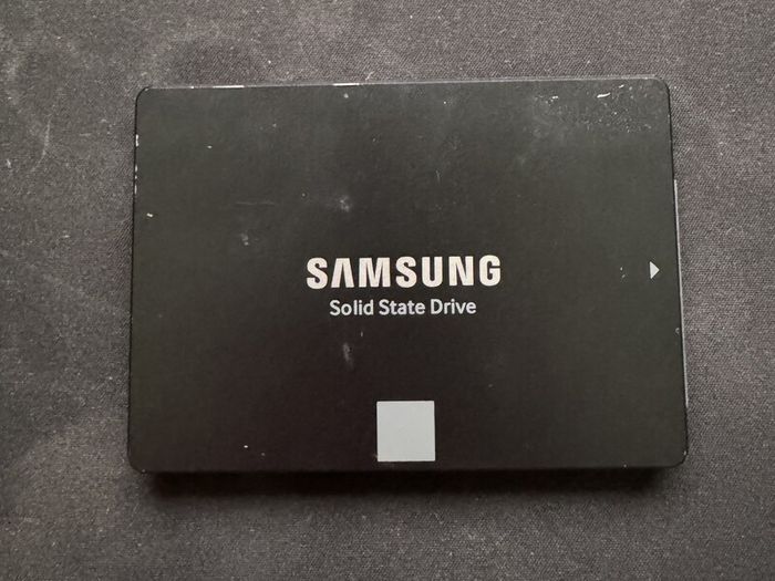 Samsung 860 EVO 500 GB SATA 2.5 Inch Internal Solid State Drive (SSD)