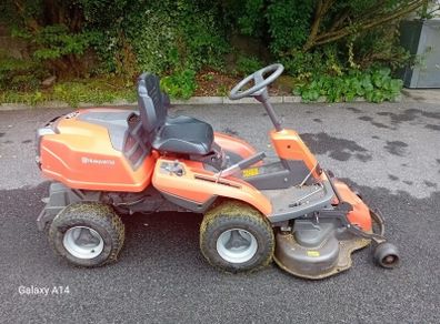 Ride on lawnmower