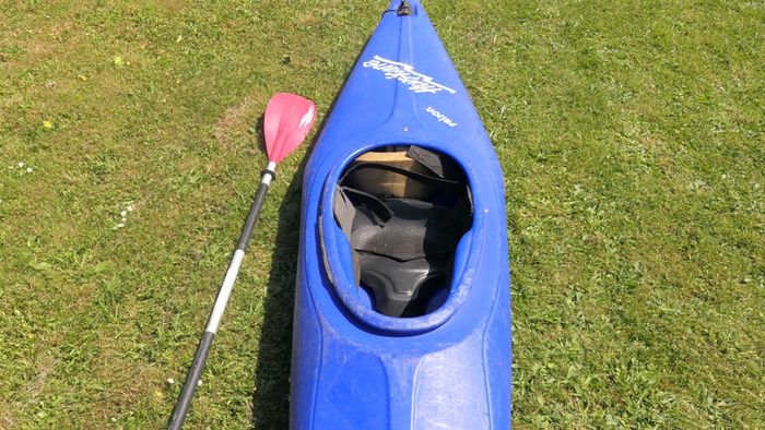 Canoe with Paddle