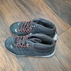 walking boots unisex UK 8