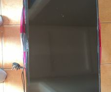 32" Denver Tv with remote