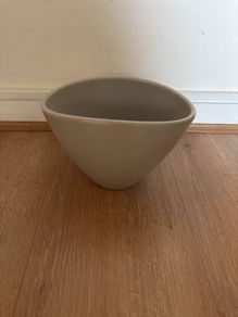 Ceramic plant pot