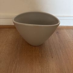 Ceramic plant pot
