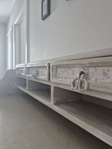 Writing/Vanity table