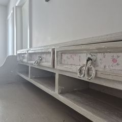 Writing/Vanity table
