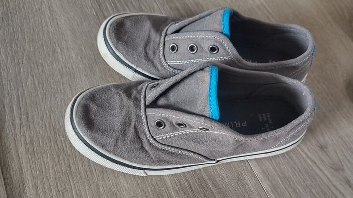 Trainers UK size 1 like new