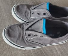 Trainers UK size 1 like new