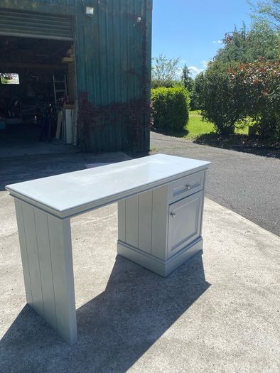 Bespoke desk