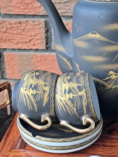 Vintage Japanese-style tea set - black and gold