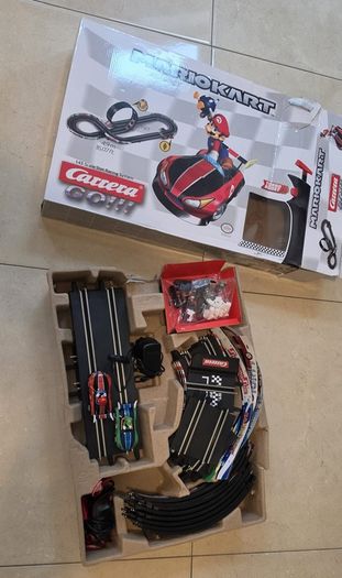 Mario Kart racing track set