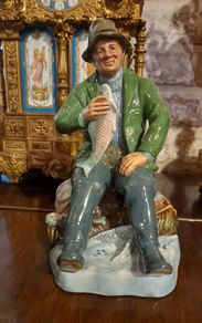Royal Doulton figurine "A good catch"