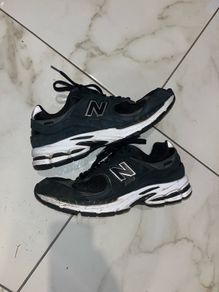 New balance 2002r