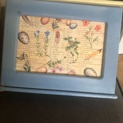 key  holder /organizer