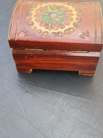 Small Vintage Keepsake/Jewelry/Treasur Box