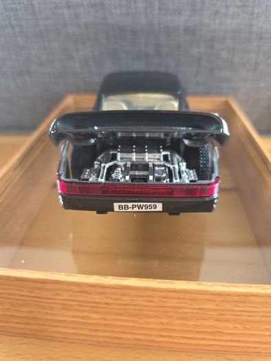 Title: Vintage Bburago Porsche 959 Diecast Model Car 1:24 - Black - Made in Italy  .