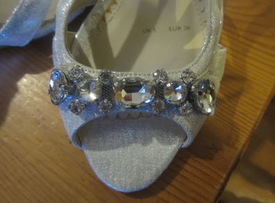 Debut    Size 5