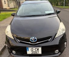Toyota Prius Alpha 2012
