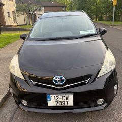 Toyota Prius Alpha 2012