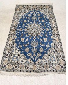 Hand knotted Persian wool rug