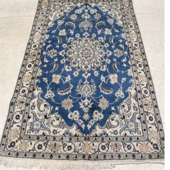 Hand knotted Persian wool rug