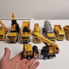 Construction vehicles toys set 10 pieces.