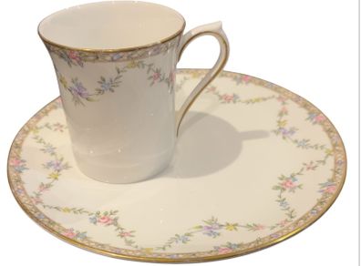 Elizabethan - Garland Rose - Teacup with saucer.