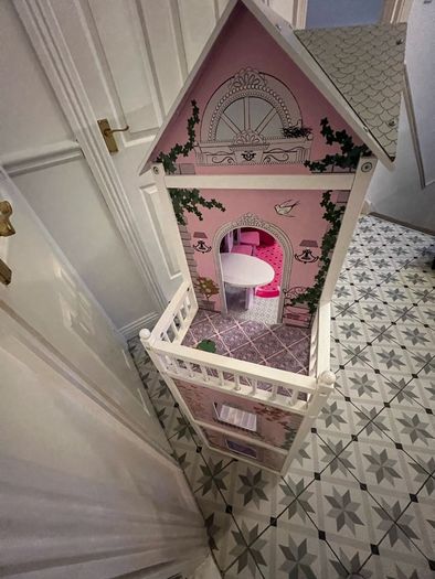 doll house