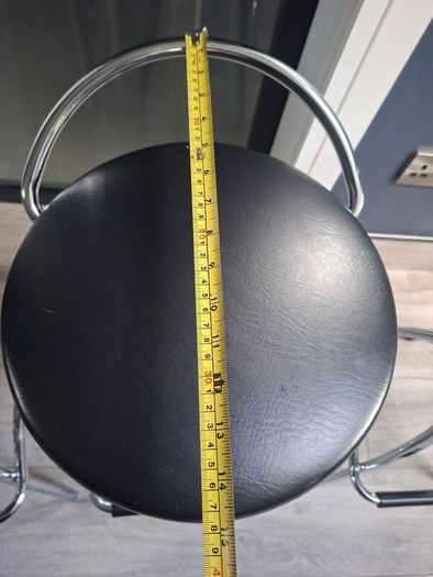 bar stool