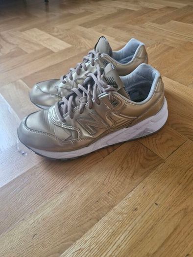 New Balance 580 Trainers - Gold