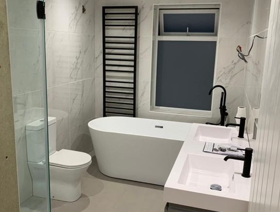 Tiling services/Tiler on duty/Full bathroom renovation/polish contractor