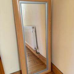 Wall Mountable Mirror