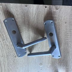 7 Door Handles