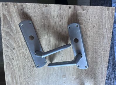 7 Door Handles