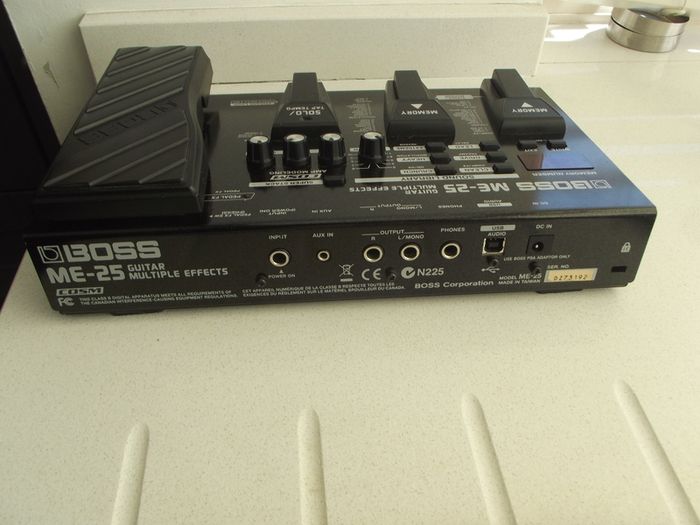 Boss ME-25 Guitar Effects Processor - includes power supply