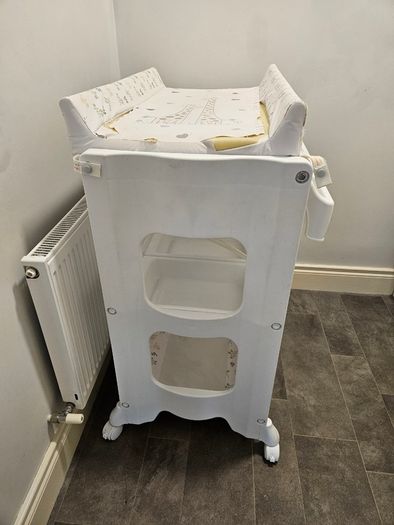 Changing table