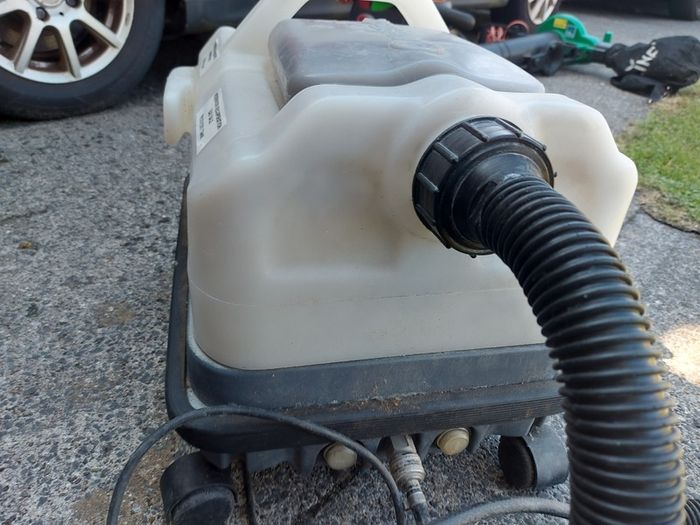 NILFISK AX 9 Carpet Cleaner, working great and in excellent condition