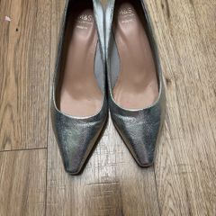 low heels metallic gold