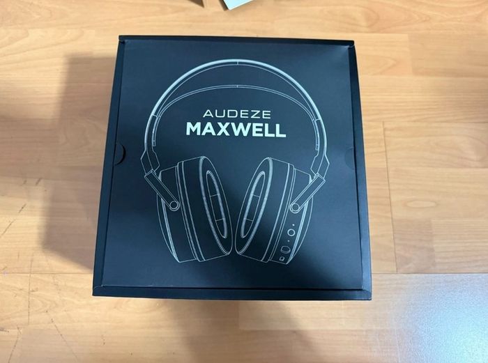 Audeze Maxwell wireless headset