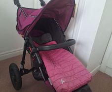 Out n About Nipper in Great Condition. Extras Included