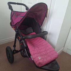 Out n About Nipper in Great Condition. Extras Included