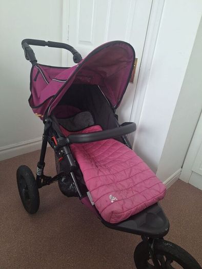 Out n About Nipper in Great Condition. Extras Included