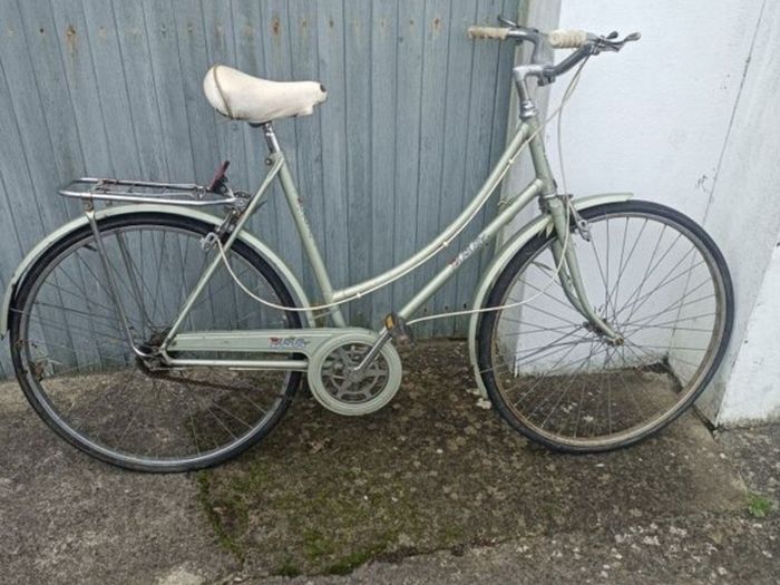 Vintage BSA Step -Through Ladies Bicycle - Classic Urban Cruiser