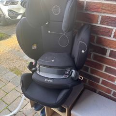 Well-Maintained Child Car Seat for Sale
